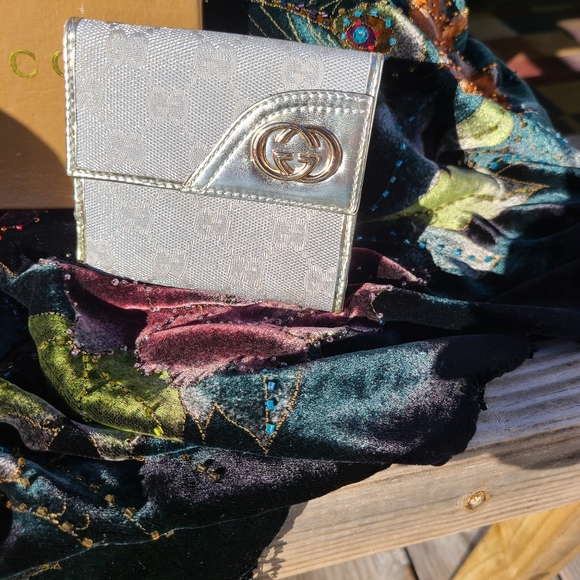 EUC Gucci Wallet - Picture 15 of 15